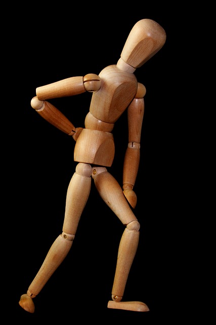 腰が痛い人
