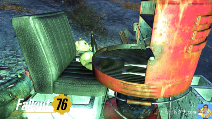 Fallout76 魚を焼くクマ